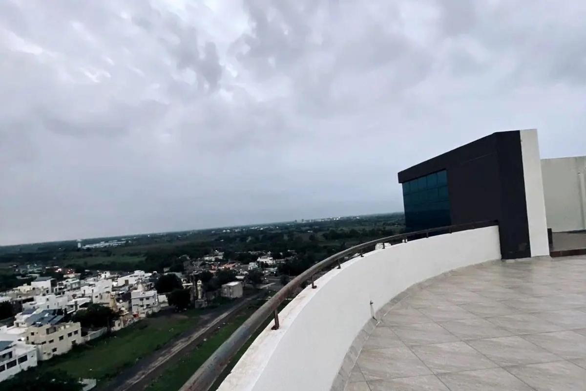 راجكوت 7 Seasons Palm Suite With Sky Orbit, Balcony, Swimming Pool, Wifi, Playground المظهر الخارجي الصورة
