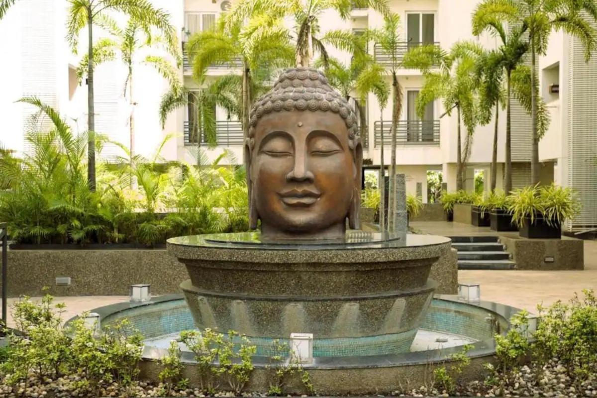 راجكوت 7 Seasons Palm Suite With Sky Orbit, Balcony, Swimming Pool, Wifi, Playground المظهر الخارجي الصورة