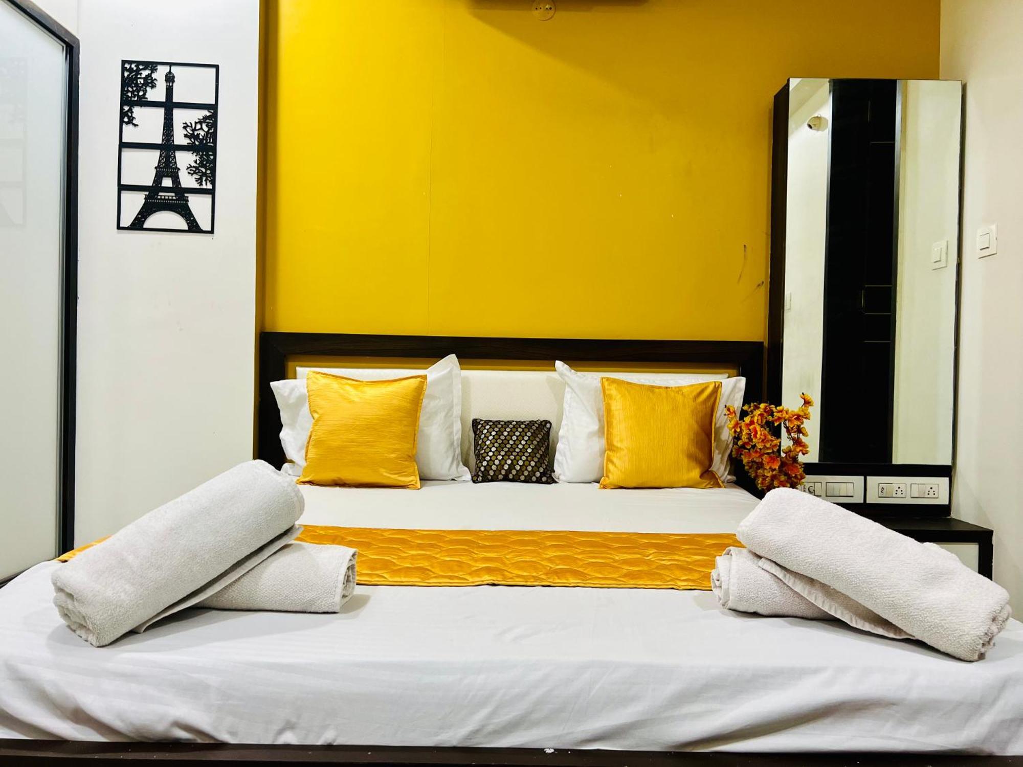 راجكوت 7 Seasons Palm Suite With Sky Orbit, Balcony, Swimming Pool, Wifi, Playground المظهر الخارجي الصورة